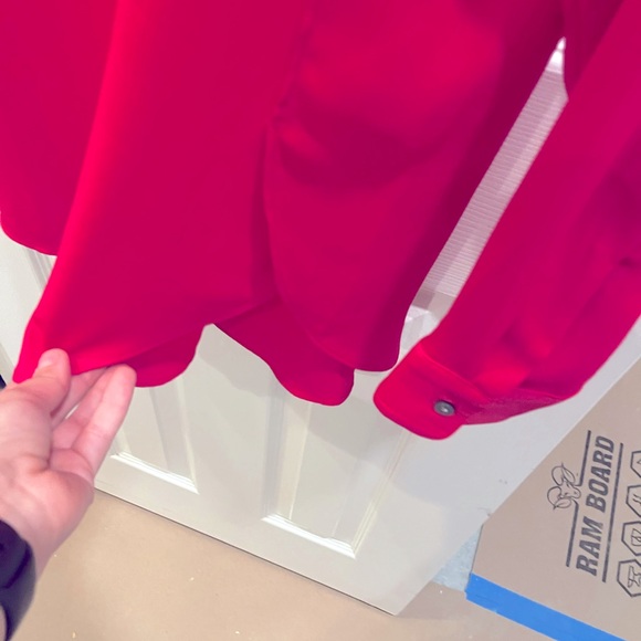 NWT Banana Republic Long Sleeve blouse in ‘Pop of Pink’ size small - Picture 5 of 6